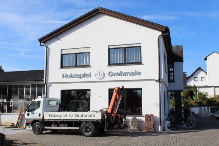 Holzapfel Gebäudereinigung Gmbh & Co. Kg